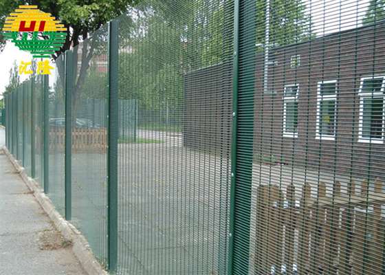 Multipurpose Powder Coated Anti Climb Wire Mesh Fencing 8GA 10GA Diameter