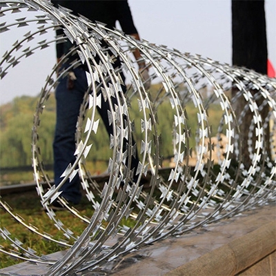 Hochsicherheits-Perimeter-Schutz Concertina Stacheldraht für Militärbasen