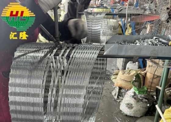 2.5mm Warmgetränktes Verzinktes Concertina Stacheldraht für die Ukraine