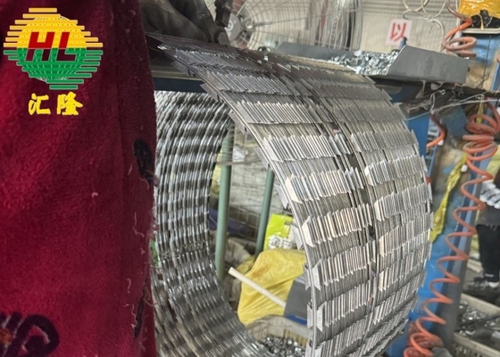 Hot Dip Galvanized Netting Wire Blade Stacheldraht Sicherheitsschutz Produktion angepasst