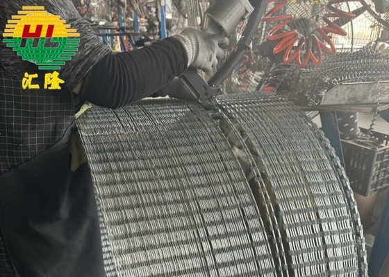 Verschiedene Klingenarten BTO-10 BTO-18 BTO-16 BTO-22 BTO-30 CBT-60 CBT-65 Concertina Stacheldraht in der Ukraine Sicherheit