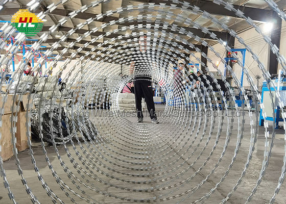 Die fechtende Rasiermesser-Garten-Draht-Garten-Sicherheit, befestigte Ziehharmonika-Rasiermesser-Draht galvanisierte Stahl 300MM